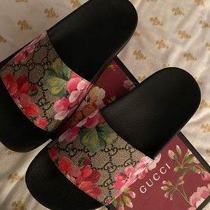 Women’s Gucci slides
